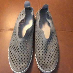 Isle Jacobsen Tulip  slip ons